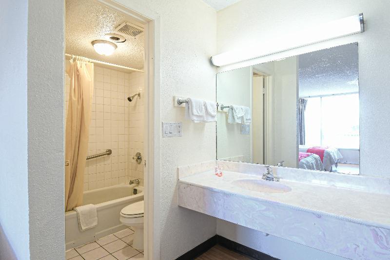 Oyo Hotel Waco University Area I-35 Exteriör bild
